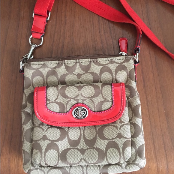 Coach Handbags - Coach swingback purse